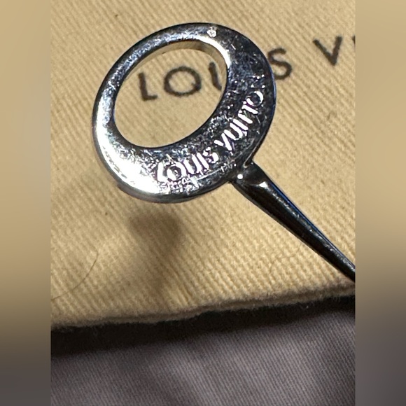 Louis Vuitton Stick Pin-Authentic - Picture 3 of 4